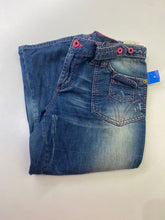 Load image into Gallery viewer, Dolce &amp; Gabbana vintage denim capris 29
