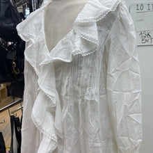 Load image into Gallery viewer, Anthropologie ruffle detail top M
