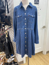 Load image into Gallery viewer, Levis denim dress XL
