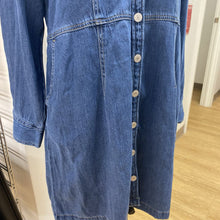 Load image into Gallery viewer, Levis denim dress XL
