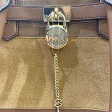 Load image into Gallery viewer, Michael Kors large tote bag
