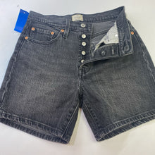 Load image into Gallery viewer, Levis 501 denim shorts 27
