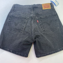 Load image into Gallery viewer, Levis 501 denim shorts 27
