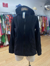 Load image into Gallery viewer, Lululemon light jacket 6
