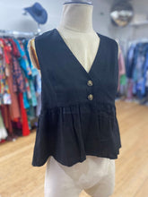 Load image into Gallery viewer, RW&amp;CO linen/blend peplum vest XS

