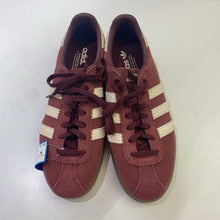 Load image into Gallery viewer, Adidas Bermuda suede sneakers 8.5
