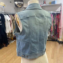 Load image into Gallery viewer, Levis denim vest M

