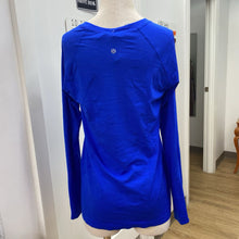 Load image into Gallery viewer, Lululemon long sleeve top 10
