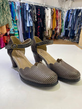 Load image into Gallery viewer, L'Artiste velcro strap shoes NWOT 37
