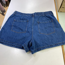 Load image into Gallery viewer, Gap Supersoft Utility denim shorts XL
