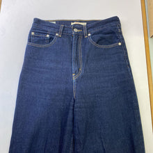 Load image into Gallery viewer, Levis high Loose jeans 27
