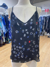 Load image into Gallery viewer, Babaton silk top M
