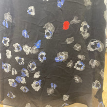 Load image into Gallery viewer, Babaton silk top M
