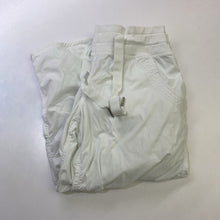 Load image into Gallery viewer, Lululemon capri 6
