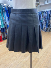 Load image into Gallery viewer, Sunday Best pleated pleather skirt 4
