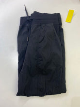 Load image into Gallery viewer, Lululemon leggings 4
