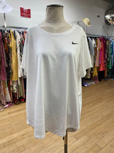 Load image into Gallery viewer, The Nike Tee NWT 2X
