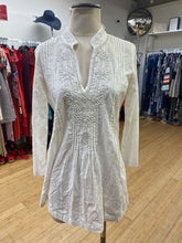 Load image into Gallery viewer, Lilly Pulitzer top S
