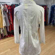 Load image into Gallery viewer, Lilly Pulitzer top S
