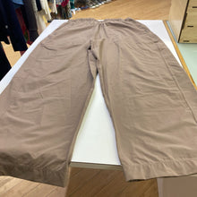 Load image into Gallery viewer, Lululemon barrel leg pull on pants 6
