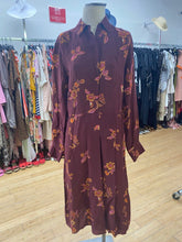 Load image into Gallery viewer, Vanessa Bruno silk/blend dress NWT 42
