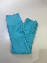 Load image into Gallery viewer, Lululemon crop leggings 6
