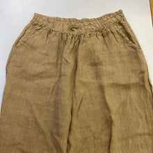 Load image into Gallery viewer, Beyond Capri linen pants M
