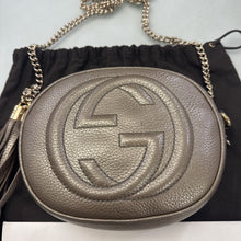Load image into Gallery viewer, Gucci Metallic Gold Pebbled Calfskin Leather Small Soho Disco Bag
