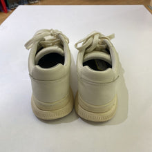 Load image into Gallery viewer, Everlane sneakers 8.5
