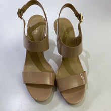 Load image into Gallery viewer, Michael Kors sandals 8.5
