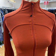 Load image into Gallery viewer, Lululemon top 4
