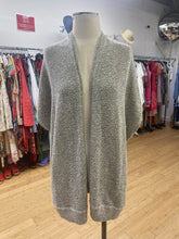 Load image into Gallery viewer, Community Sleeveless sweater XXS
