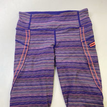 Load image into Gallery viewer, Lululemon capri leggings 4
