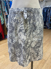 Load image into Gallery viewer, Royal Robbins skirt S NWT
