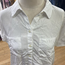 Load image into Gallery viewer, Lord &amp; Taylor top L
