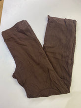 Load image into Gallery viewer, Babaton crinkled pull on pants S
