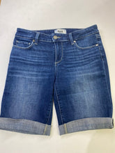 Load image into Gallery viewer, Paige Jax Knee denim shorts 26
