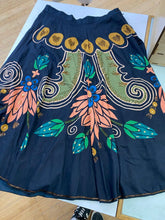 Load image into Gallery viewer, Arvanti beaded skirt 1XL

