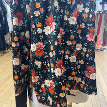 Load image into Gallery viewer, Tristan floral satin top L
