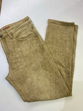 Load image into Gallery viewer, Pilcro jeans 30
