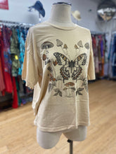 Load image into Gallery viewer, Garage mushroom t-shirt

