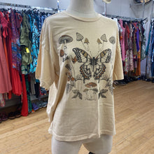 Load image into Gallery viewer, Garage mushroom t-shirt
