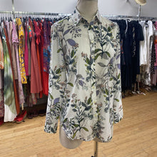 Load image into Gallery viewer, Banana Republic Dillon Shirt floral top S

