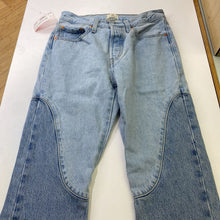 Load image into Gallery viewer, Levis 501 2 tone jeans 27
