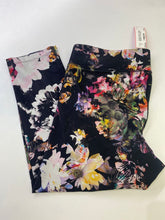 Load image into Gallery viewer, Spalding crop leggings L
