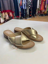 Load image into Gallery viewer, bos &amp; co leather mules 9
