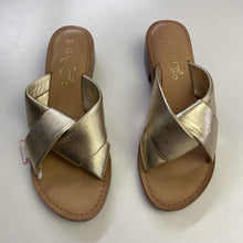Load image into Gallery viewer, bos &amp; co leather mules 9
