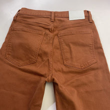 Load image into Gallery viewer, Denim Forum The Yoko High Rise Slim jeans 26
