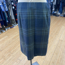 Load image into Gallery viewer, Talbots vintage wool skirt 12
