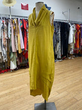 Load image into Gallery viewer, For Cynthia linen/blend dress M
